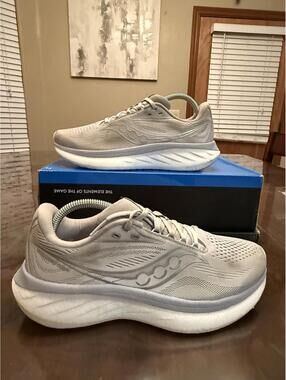 Saucony Ride 18 Womens Size 10 Gray White Purple Athletic Running Shoes Sneakers